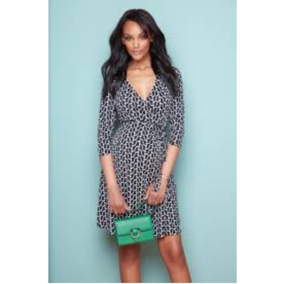 Seraphine Maternity Georgina Wrap Dress Size 10 NWT - Picture 1 of 4